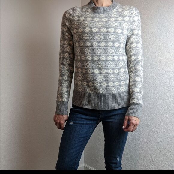 Gap Lambswool Snowflake Sweater  - Picture 10 of 11
